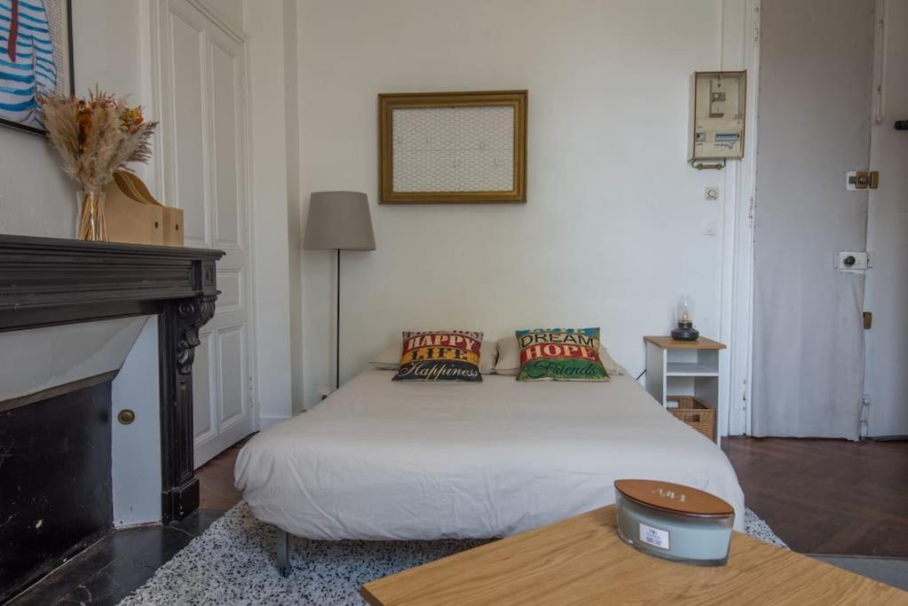 Apartamento Le Petit Cosy Angers Exterior foto